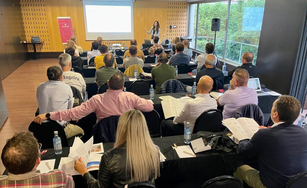 Carpinteros e instaladores de Galicia se interesan por conocer la madera termotratada LUNAWOOD