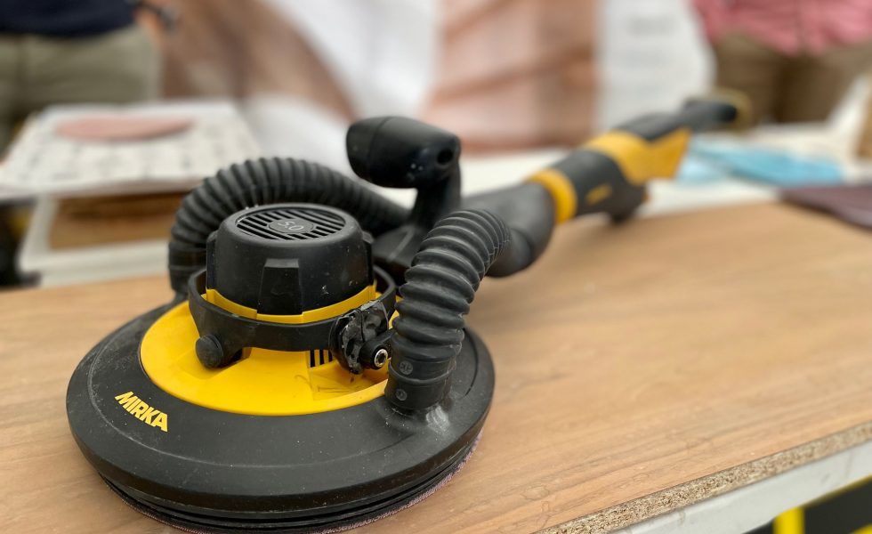 Verificado: Con MIRKA LEROS-S el tiempo de lijado se puede reducir a la mitad