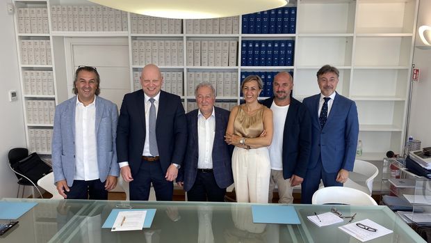 WEINIG adquiere acciones de ESSETRE