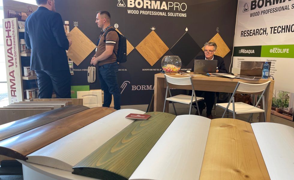BORMA WACHS presenta Holz Lasur