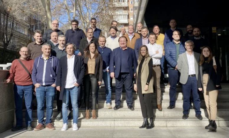 MIRKA reúne a sus distribuidores del sector Madera