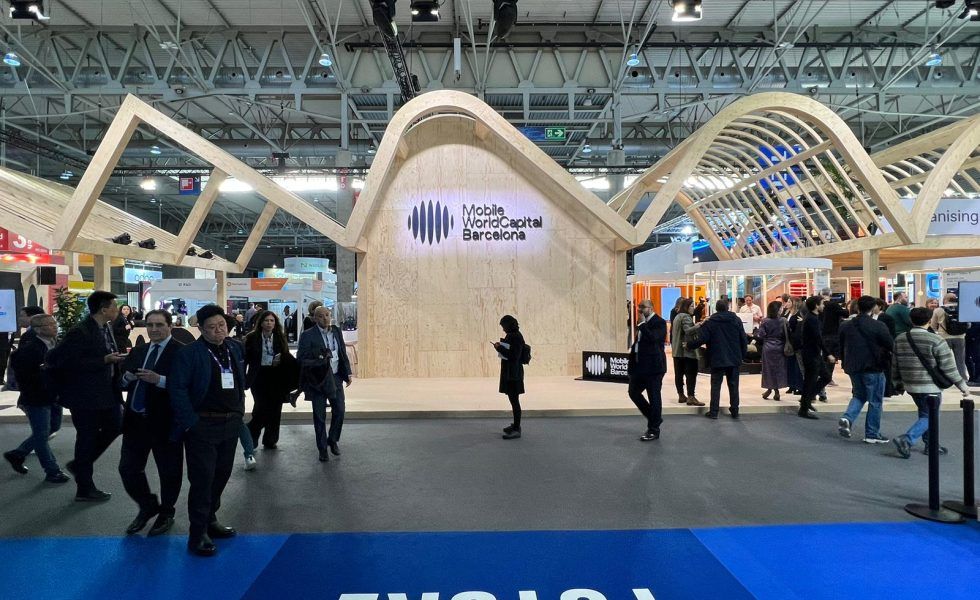 TALLFUSTA realiza el stand del IAAC en el Mobile World Capital Barcelona