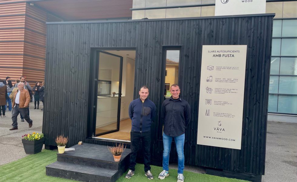 VÄVA WOOD exhibe el nuevo tratamiento con lasur al agua para las fachadas