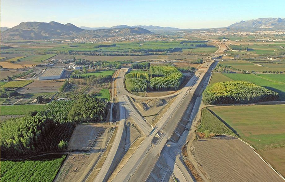 Los productores de chopo se oponen a un tendido aéreo de alta tensión