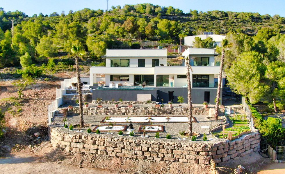 CASA VERDEA: Un Hito en la Construcción Sostenible y Autosuficiente