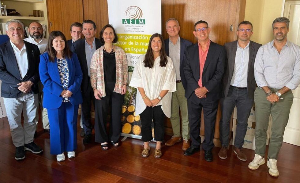 La junta directiva de AEIM analiza la situación y perspectivas del mercado de la madera y productos derivados