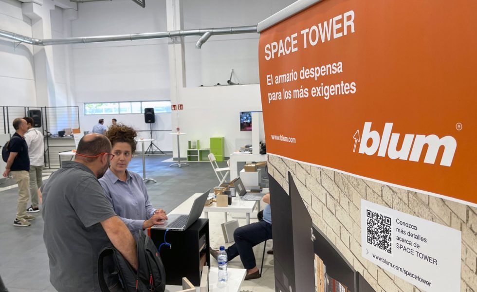 TECNOMAK promociona REVEGO, de Blum, en el openhouse de BIESSE Ibérica