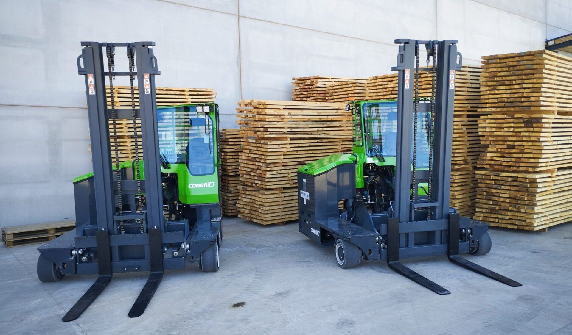 TREEHOOD transporta con COMBILIFT