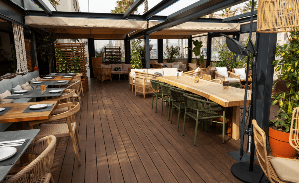 GABARRÓ participa con tarima de bambú DASSO en una reforma hostelera