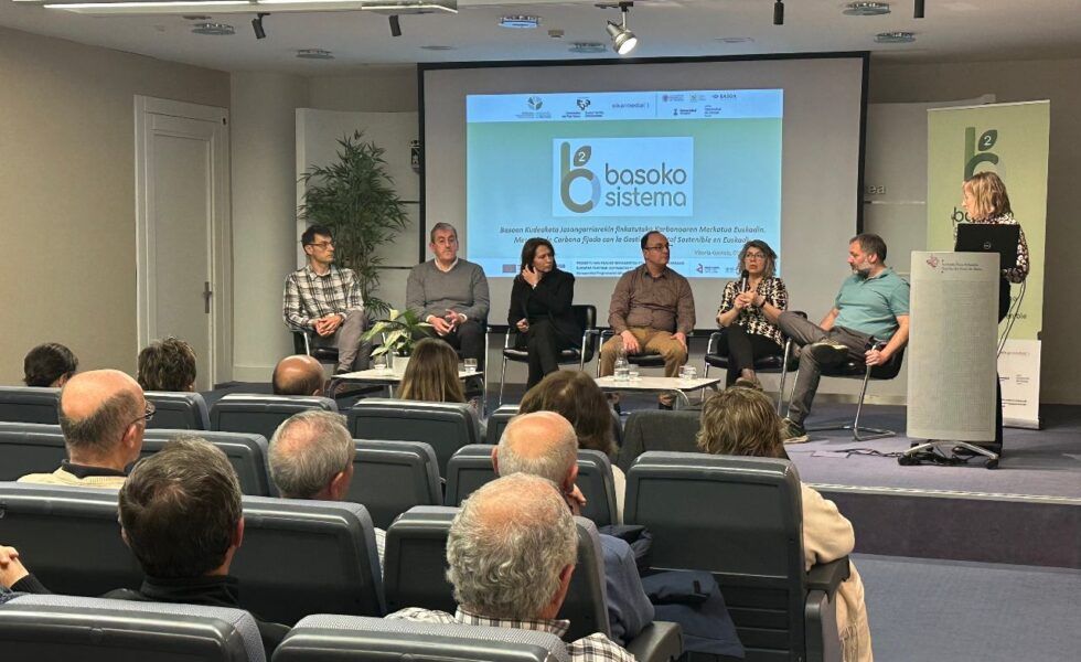 Presentan BASOKO SISTEMA, un mercado de carbono fijado con la gestión forestal sostenible en Euskadi
