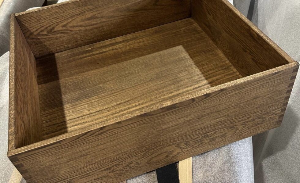 Piecerío de cajones de madera acabado en línea con RUBIO MONOCOAT