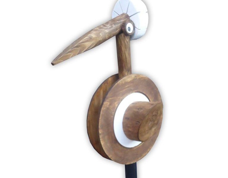 Una segunda vida para la madera de muebles desechados y troncos de árboles