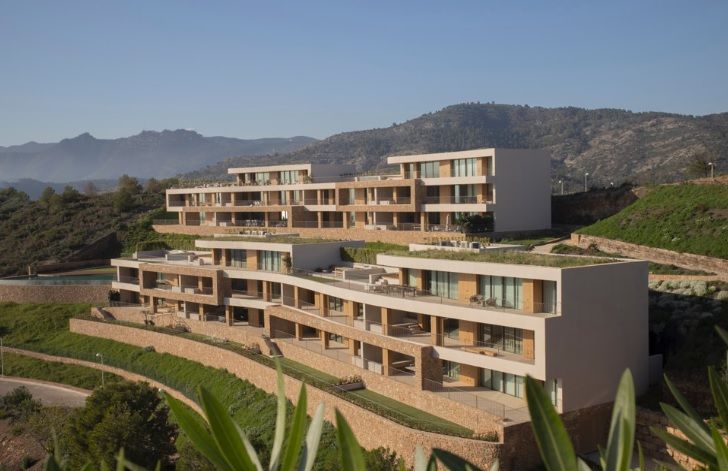 GABARRÓ viste con madera LUNAWOOD un proyecto residencial en Benicassim