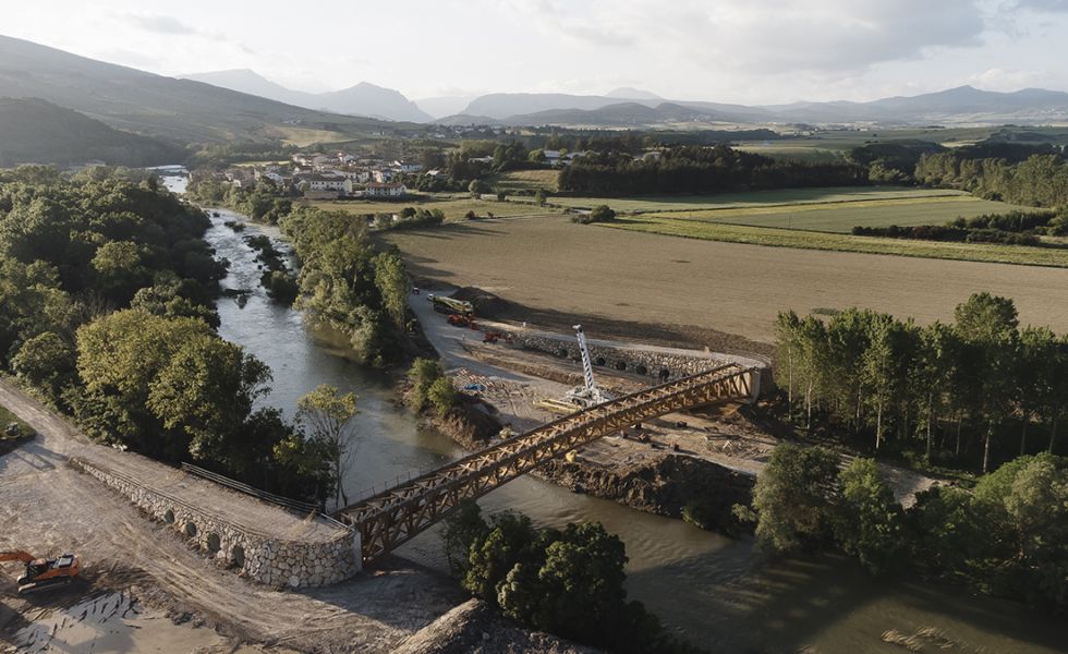 MADERGIA instala la pasarela de madera más larga del mundo