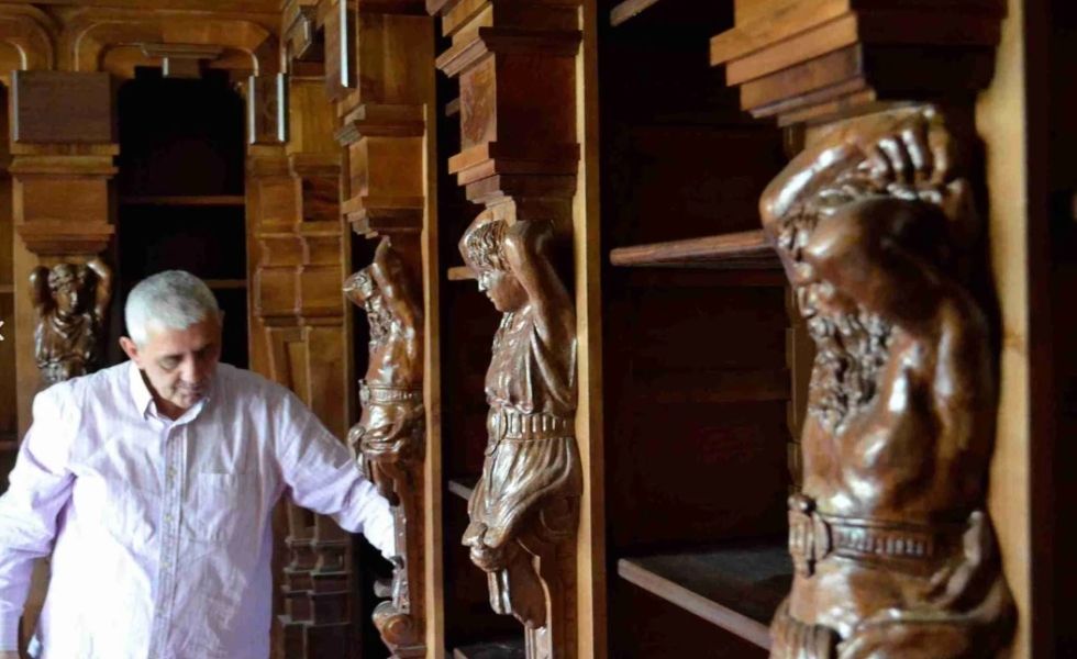 Miguel Angel Tapia es reconocido por sus trabajos de talla en madera e imaginería