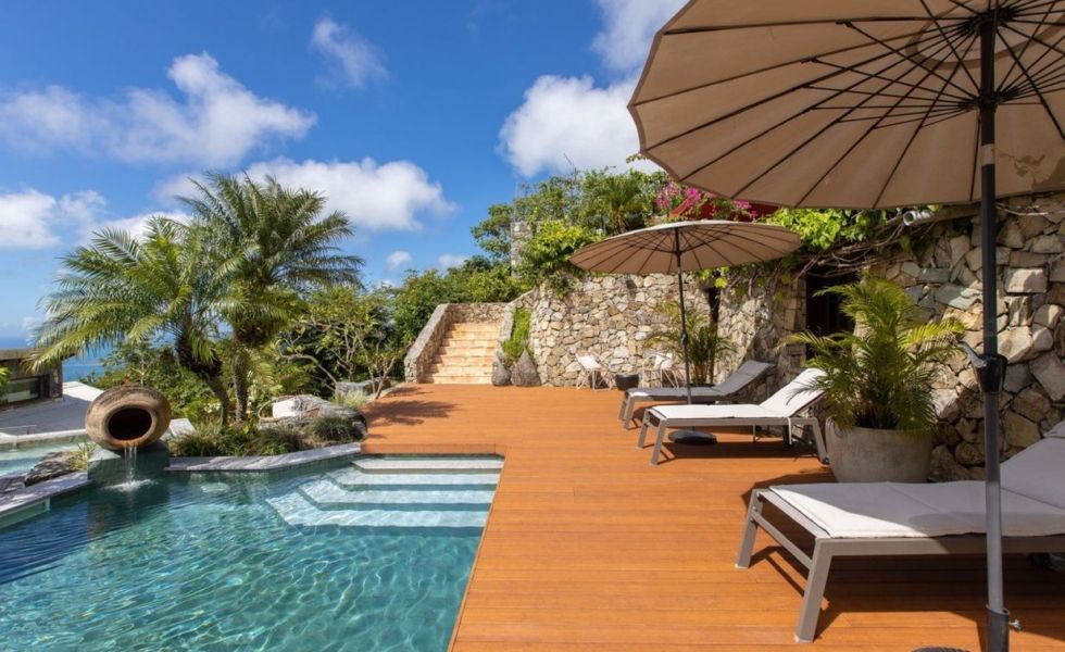 Tarimas de exterior: las claves para acertar en tu elección y mantenerla perfecta en verano