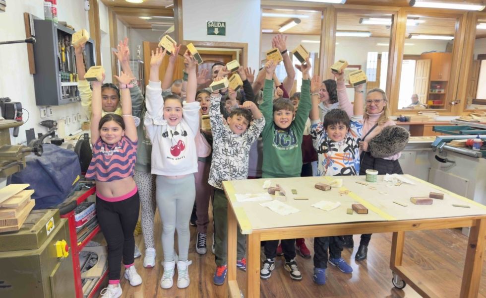 CUENCA RESUENA conecta a las futuras generaciones con el bosque y la carpintería inclusiva