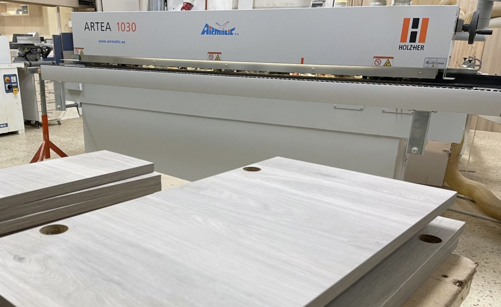 OLIVA, tras revolucionar en mecanizado, da el paso en el encolado con Pur