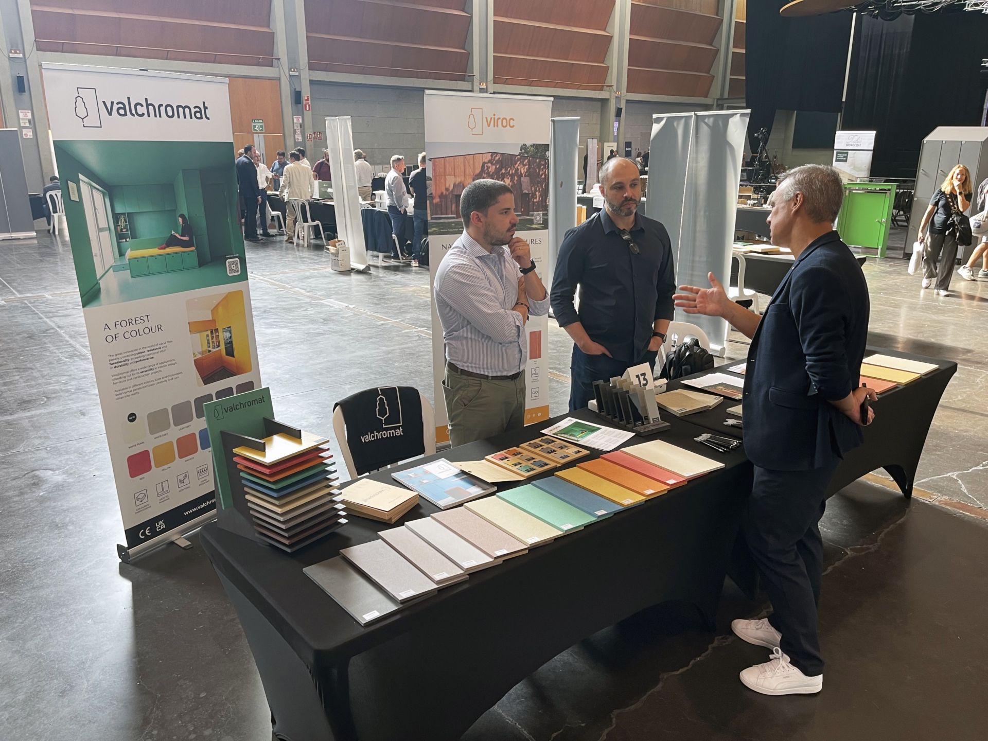 INVESTWOOD presenta las novedades en sus tableros VIROC y VALCHROMAT