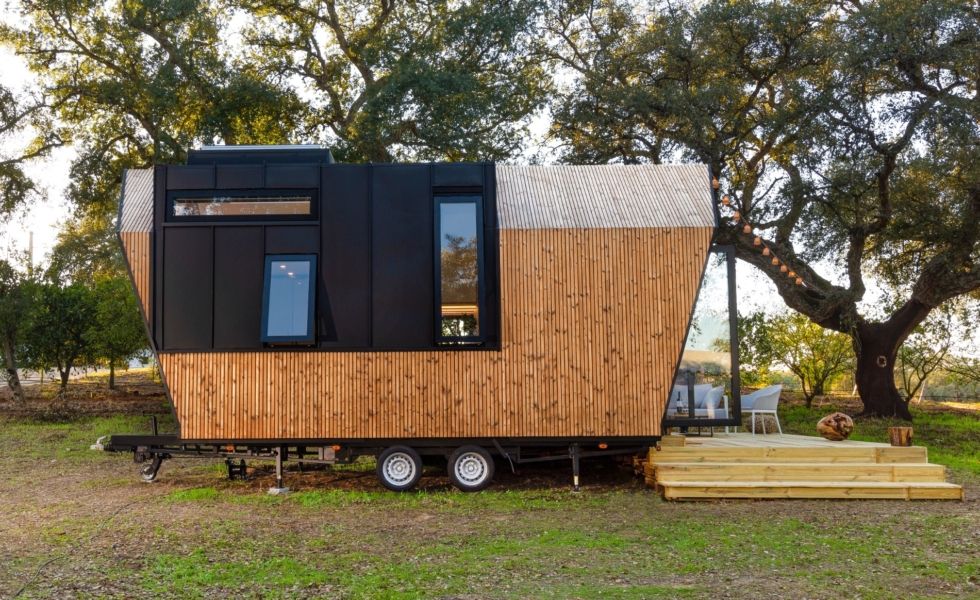 Madera termotratada LUNAWOOD, distribuida en exclusiva por GABARRÓ, para minicasas con firma portuguesa