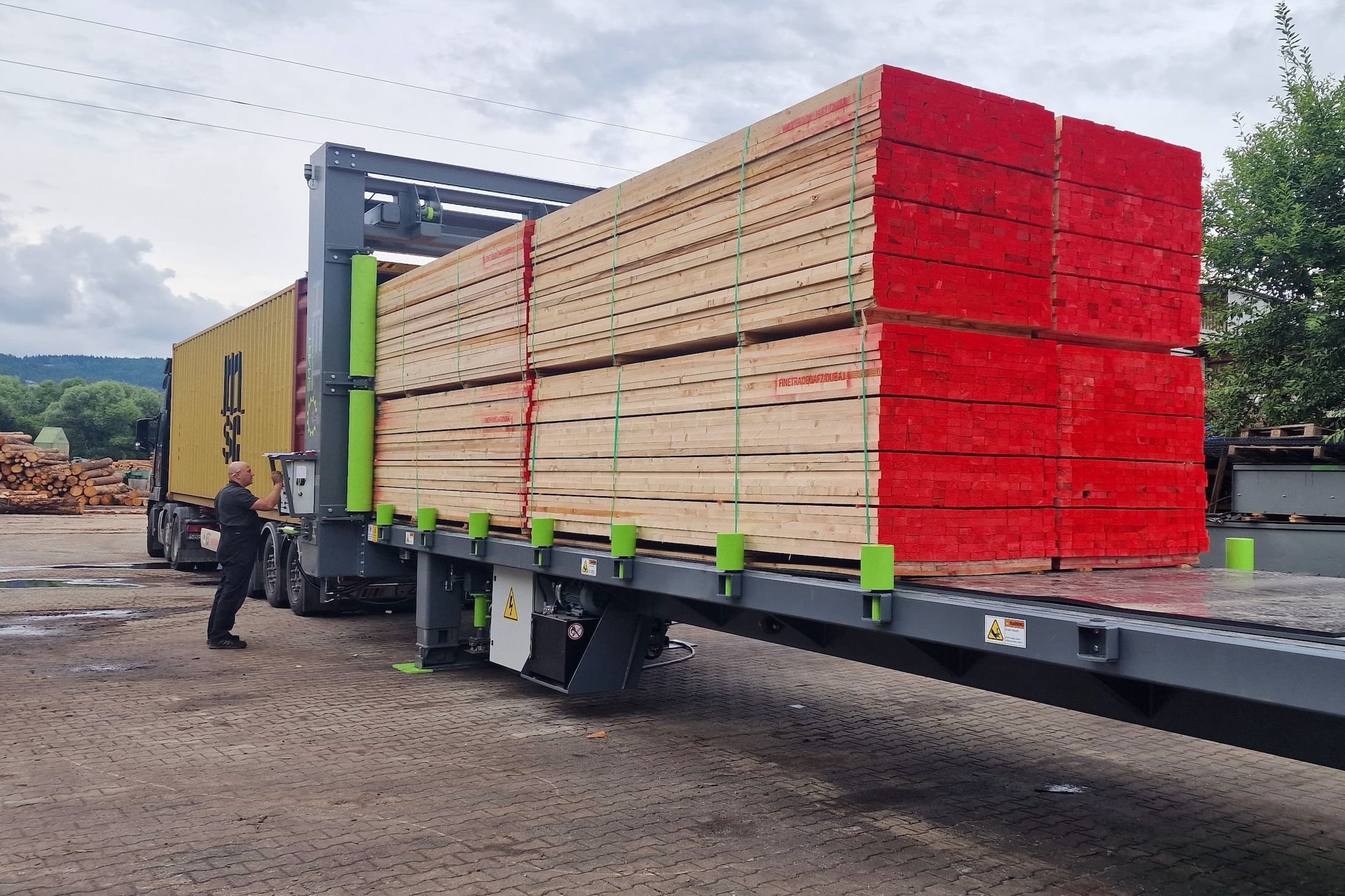 Cómo la carga automatizada está transformando la logística maderera