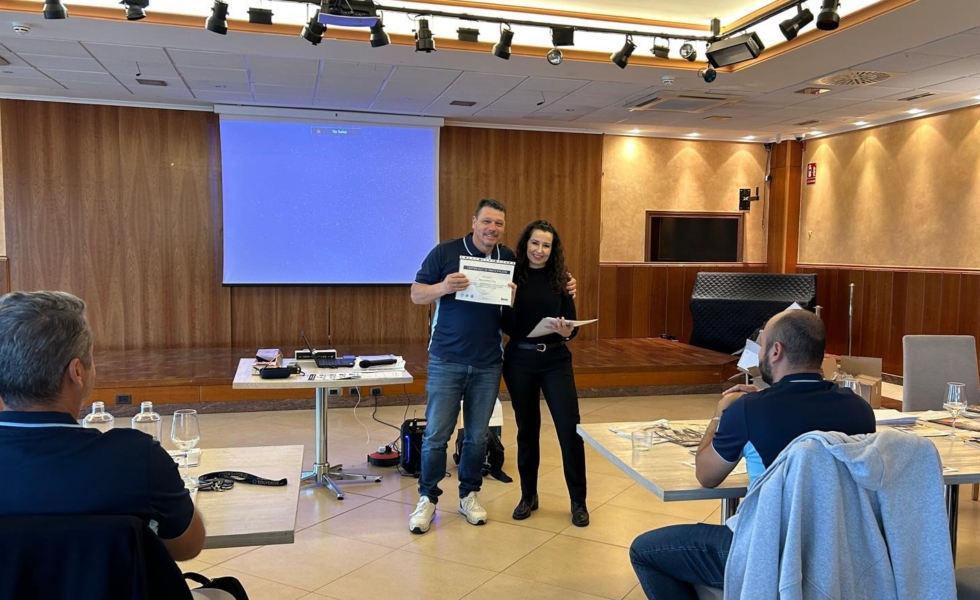 El PROFESIONAL CERTIFICADO BONA: Un sello de calidad que impulsa el sector de suelos de madera