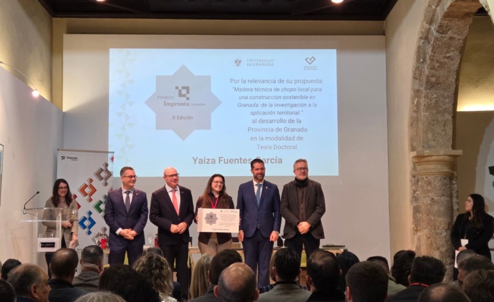 La primera tesis sobre la madera de chopo en la edificación recibe el Premio Impronta UGR-Diputación