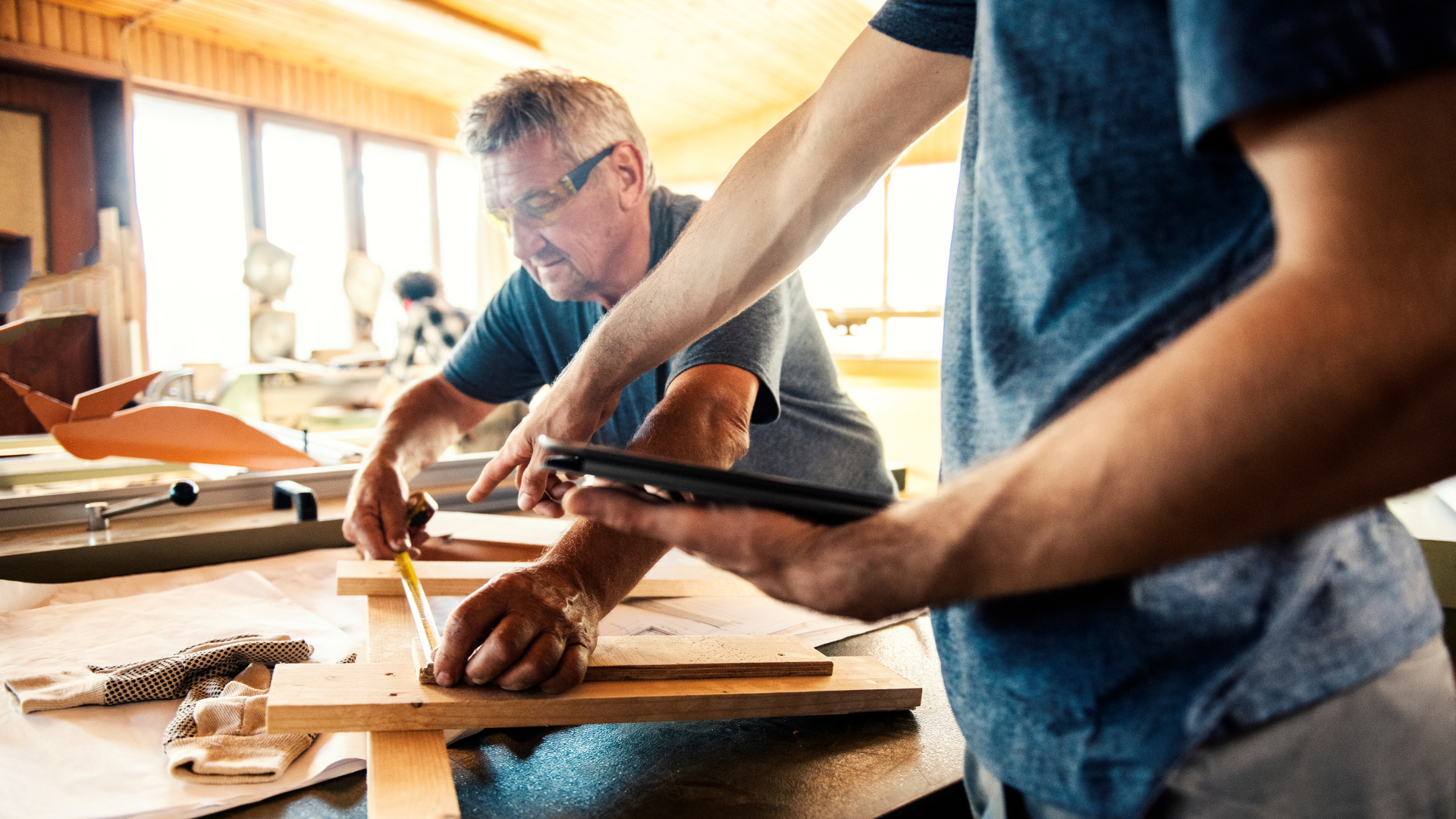 Cuando el conocimiento está en la empresa y no solo en las personas: una ventaja estratégica para la carpintería moderna