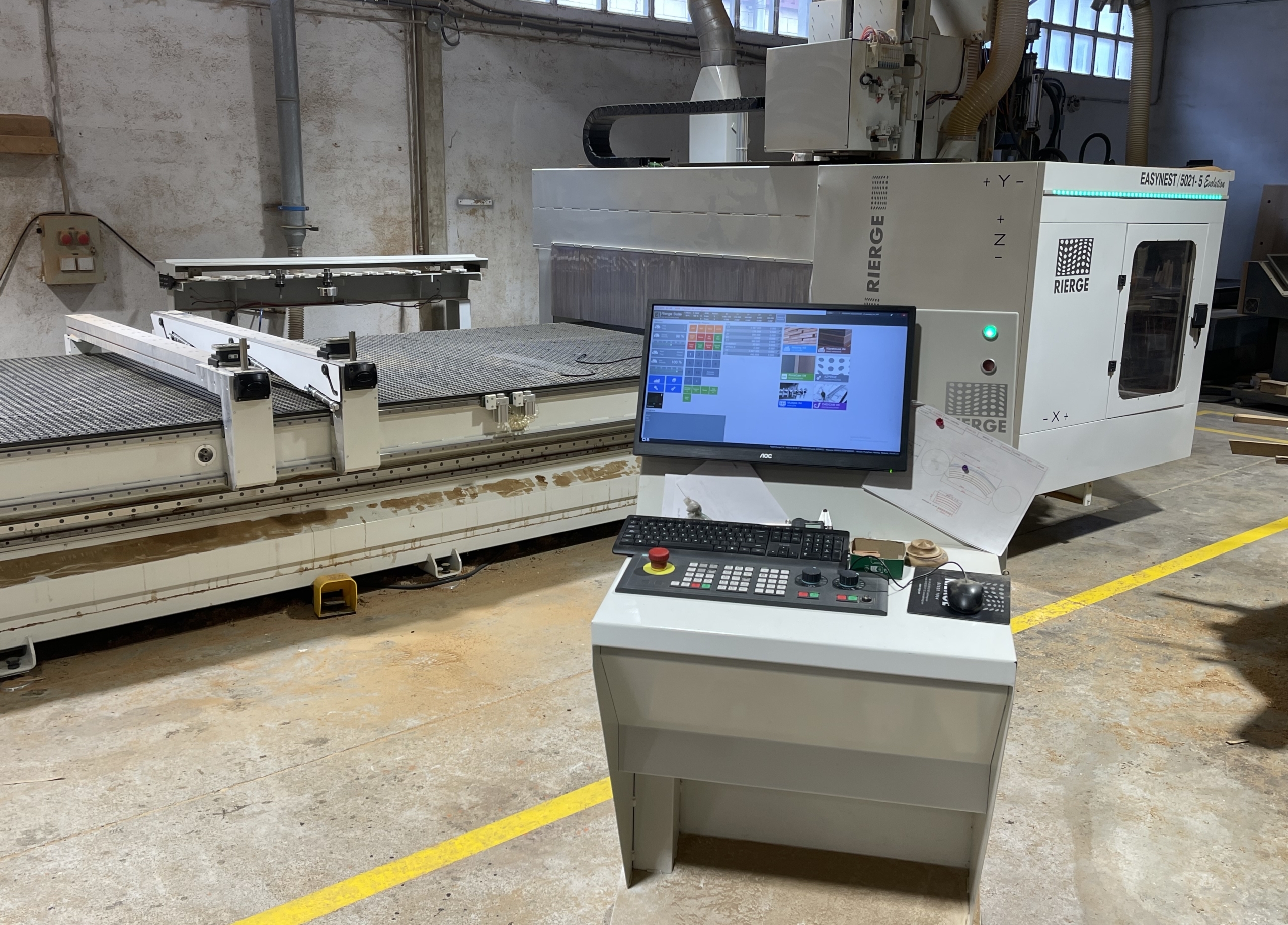 CARPINTERÍA HERMANOS AZPIROZ renueva con RIERGE y apuesta por un CNC con mesa y barras