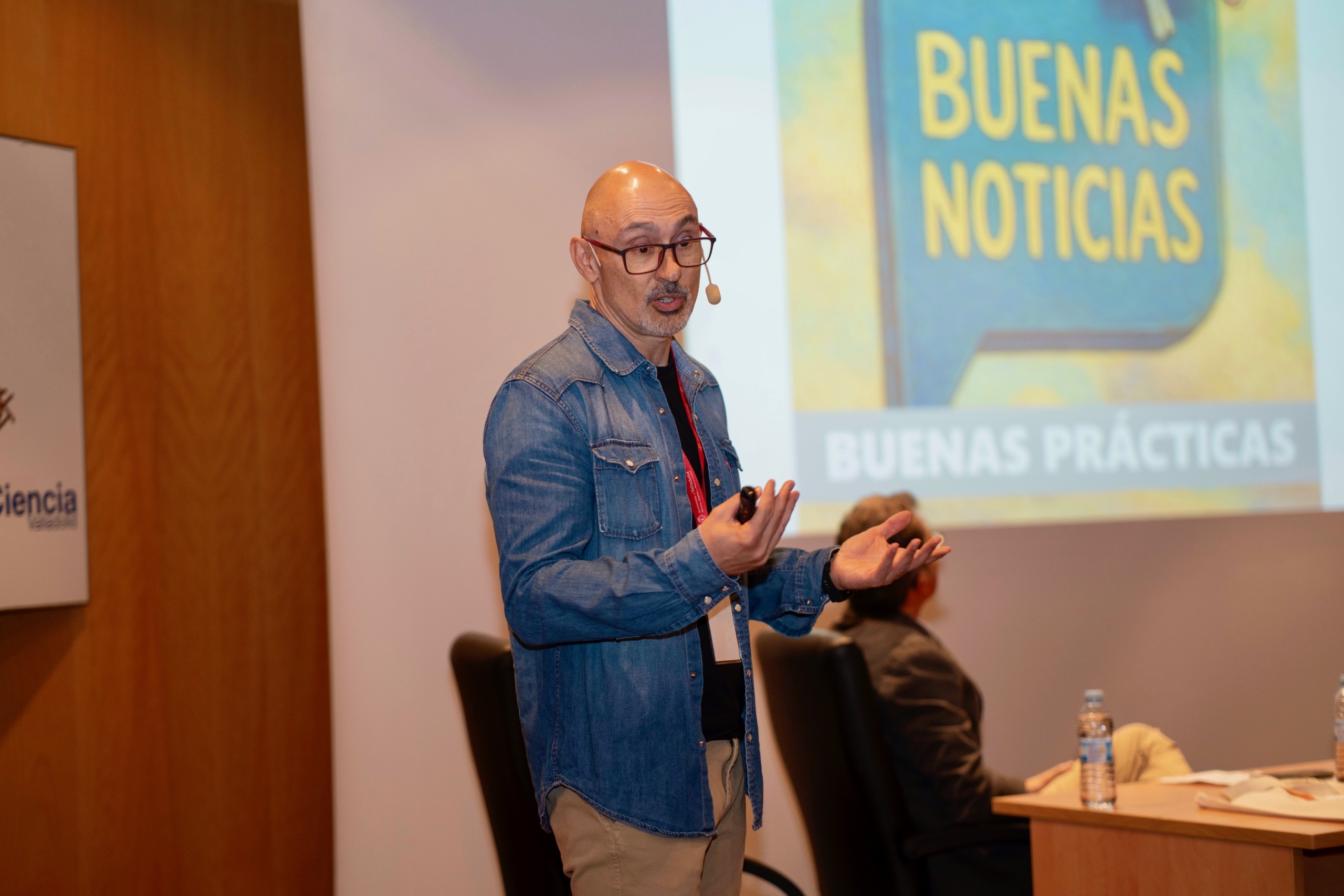 Gritando en un espacio lleno de ruido digital