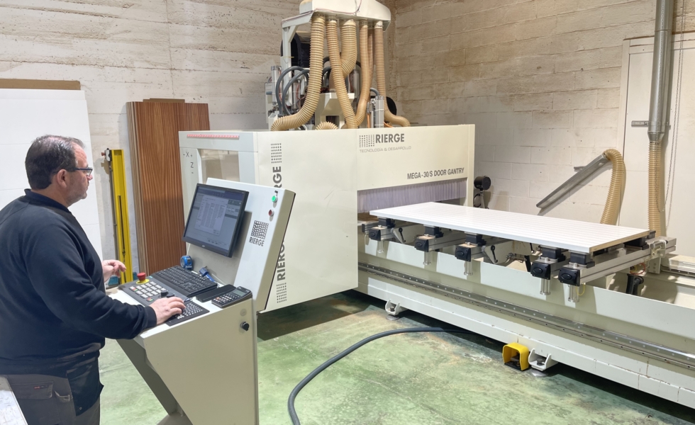 IRATI fabrica “puertas a capricho” con RIERGE