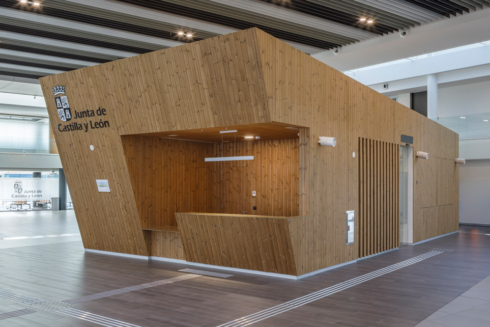 Madera termotratada LUNAWOOD para la remodelación de la estación de autobuses de León