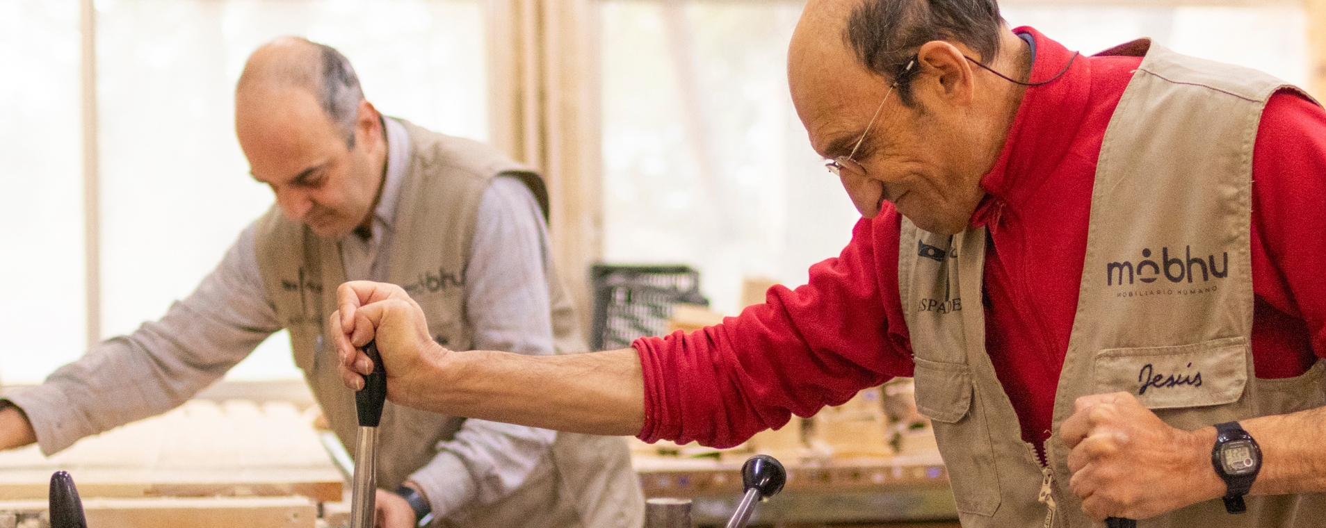 MOBHU: Una empresa que fabrica muebles para cambiar el mundo