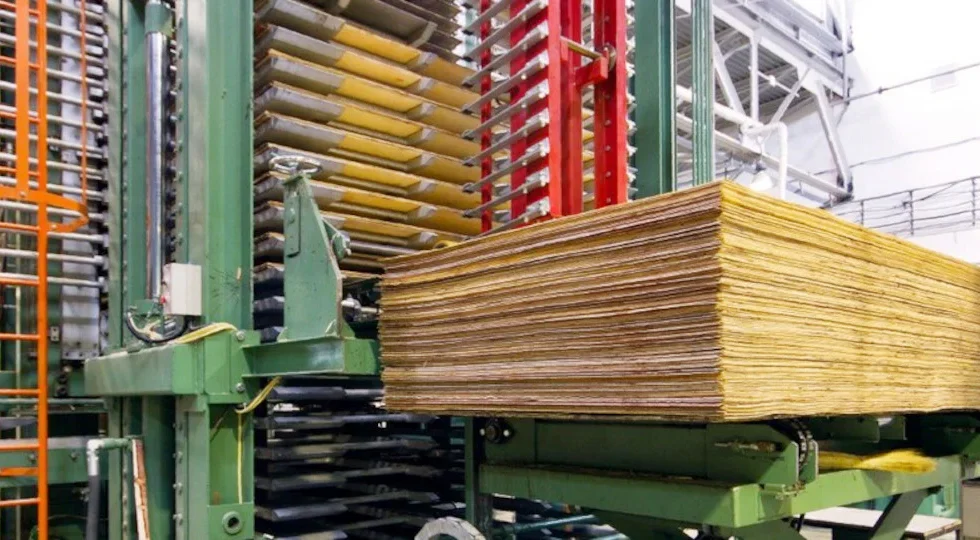 Resinas termoestables sólidas y bio-basadas: la palanca más directa para reducir formaldehído y ganar eficiencia en planta