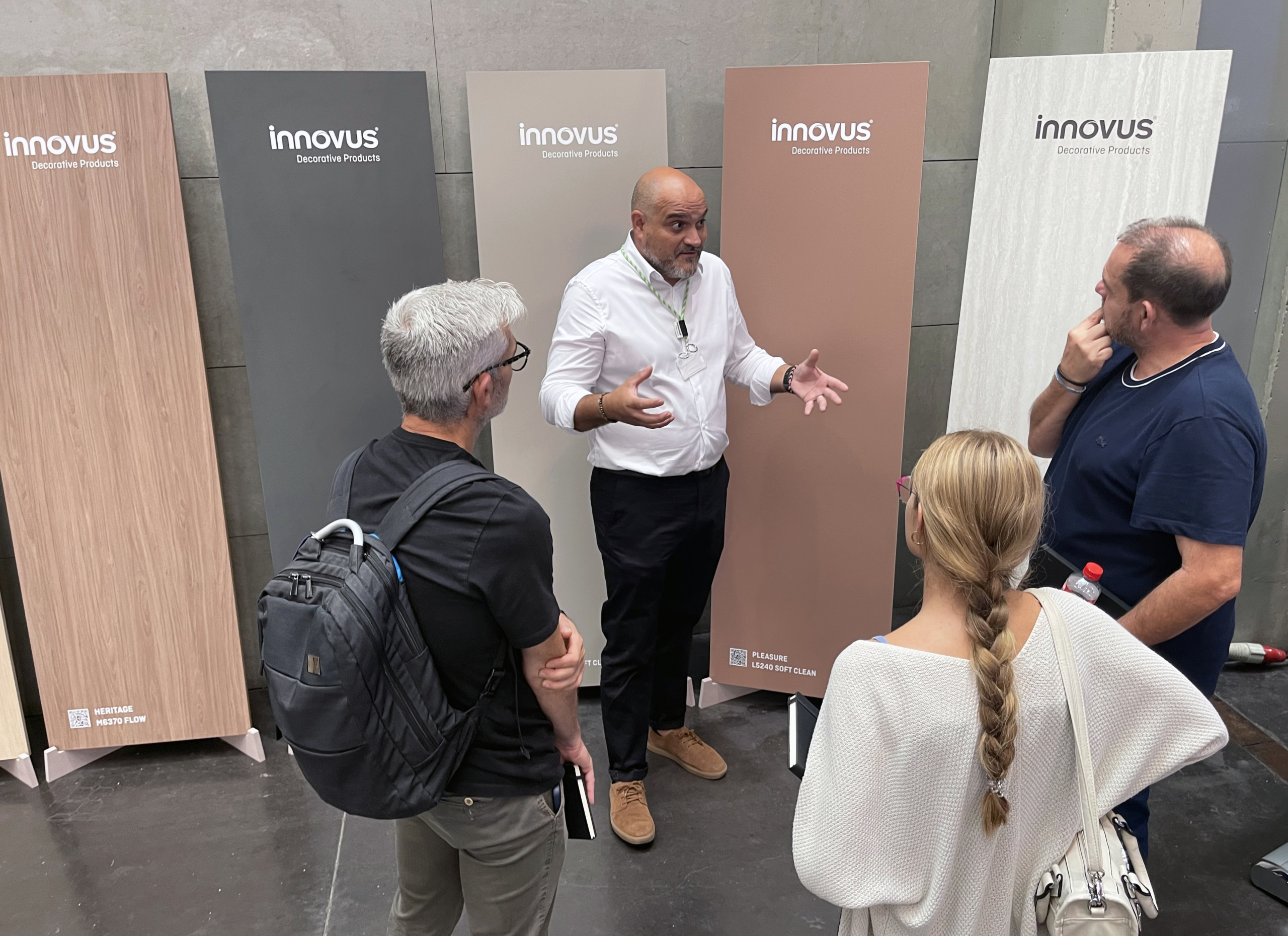 SONAE ARAUCO suma tres nuevos unicolores con el fin de completar la gama cromática de su catálogo