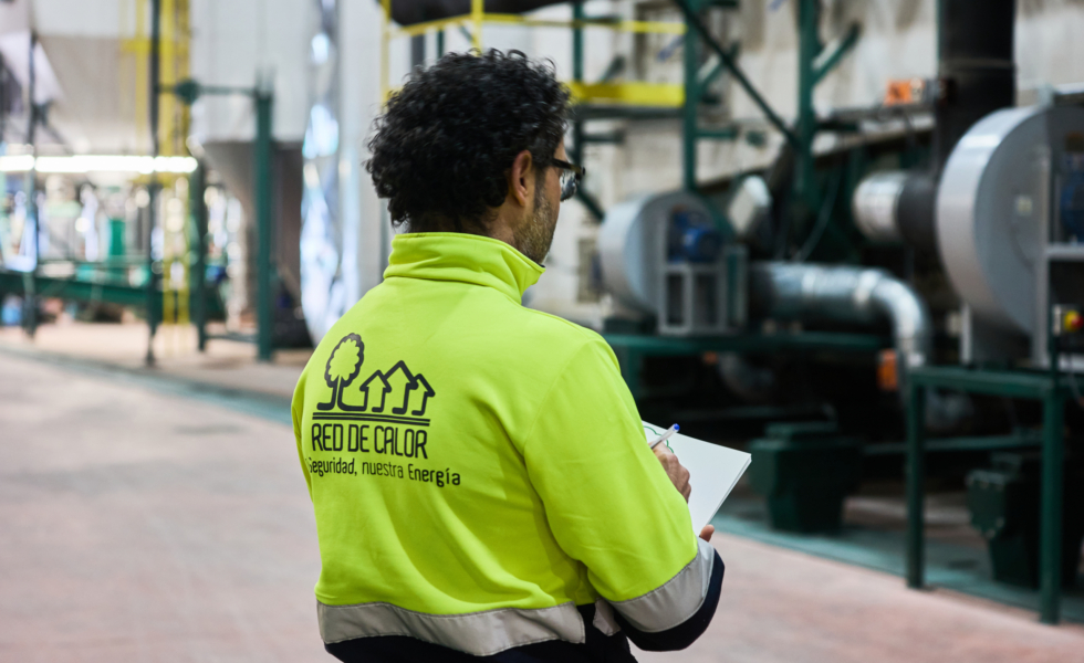 El nuevo impuesto europeo al CO₂ refuerza el papel de las redes de calor sostenibles