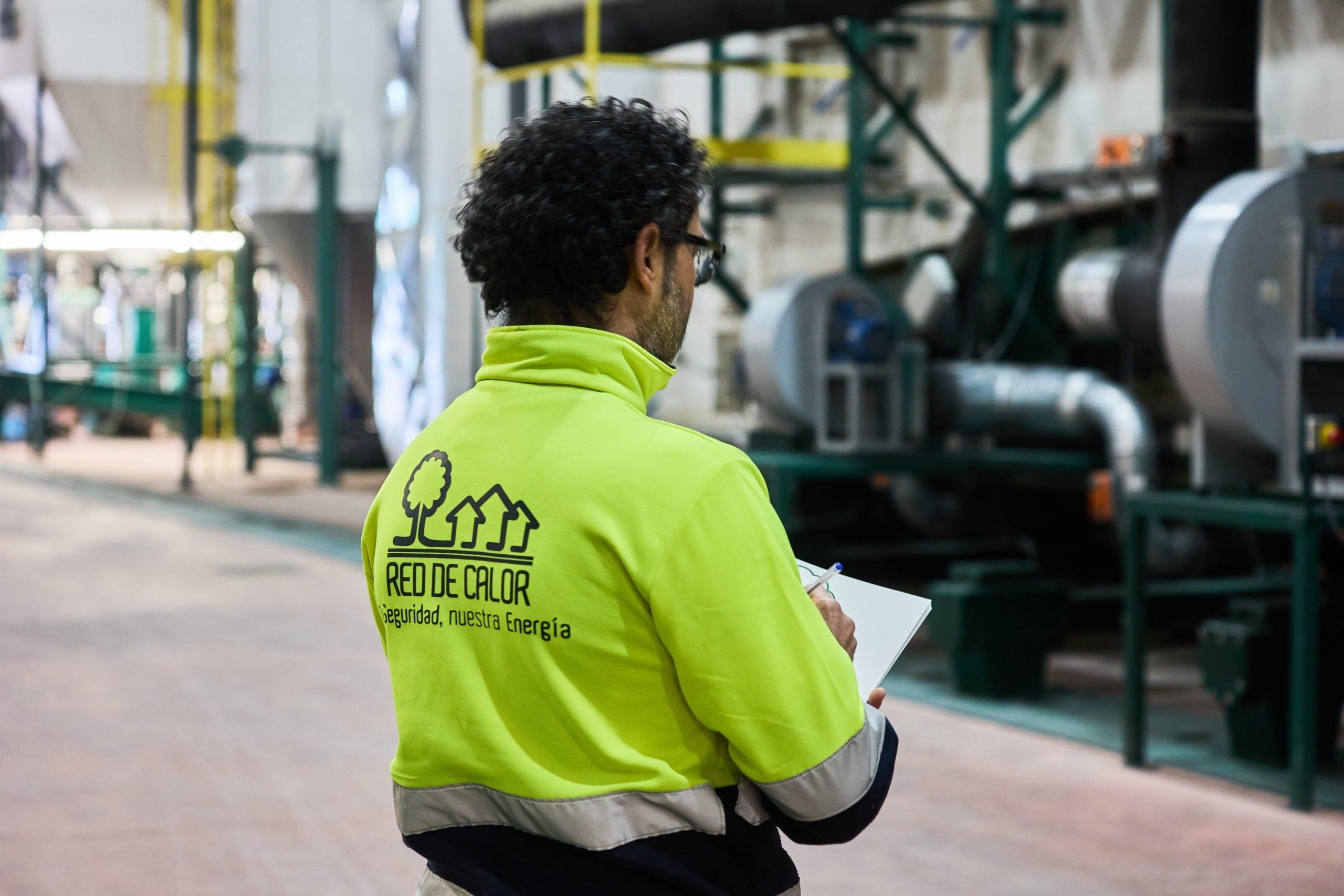 El nuevo impuesto europeo al CO₂ refuerza el papel de las redes de calor sostenibles