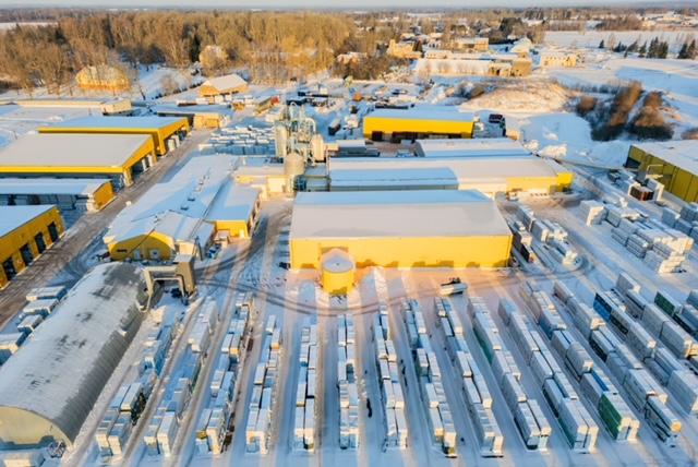 ADN, geopolítica y resiliencia: La transformación de la industria maderera estonia ante la guerra