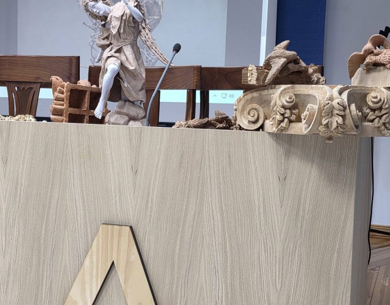 La ESCUELA DE LA MADERA DE ENCINAS REALES, epicentro de la formación de la talla sacra en madera